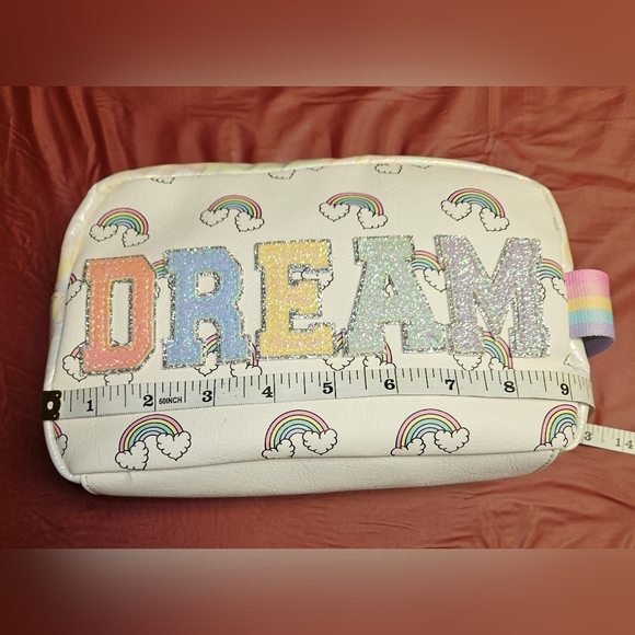 Miss Gwen's OMG Accessories Quilted Stuff Pouch "Dream" Lk New approx 9"×9"×3" - Picture 8 of 8
